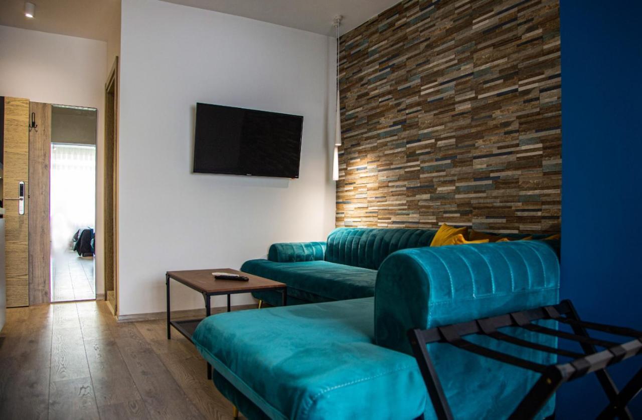 Lucas Central Premium Studios Тирана Екстериор снимка