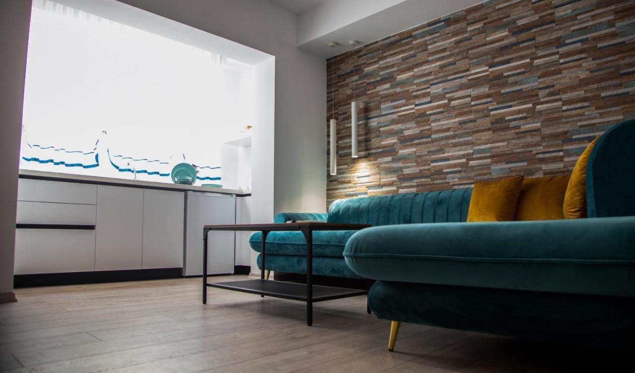 Lucas Central Premium Studios Тирана Екстериор снимка