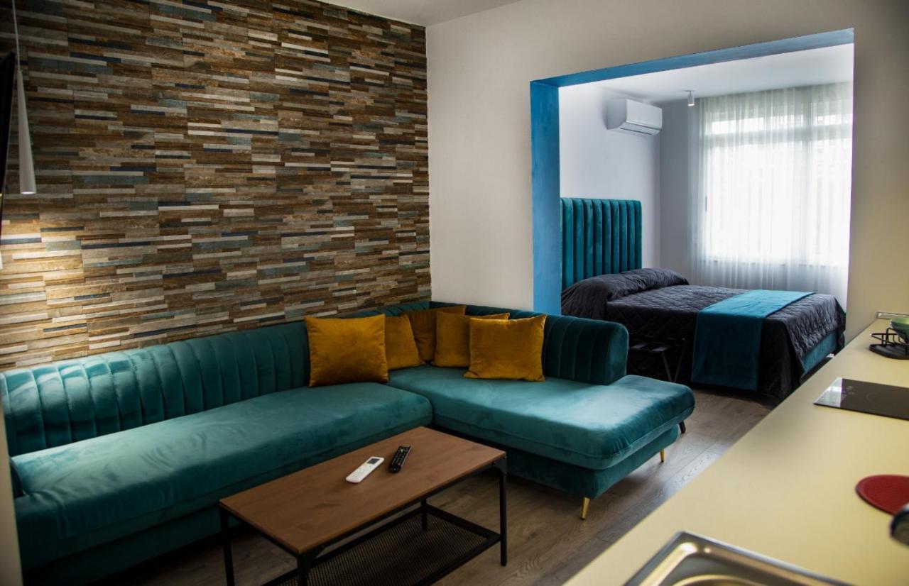 Lucas Central Premium Studios Тирана Екстериор снимка